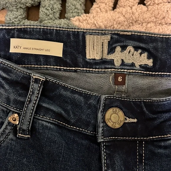 Kut from the Kloth Katy Ankle Straight Leg Dark Wash jeans 6 raw hem - Picture 5 of 8